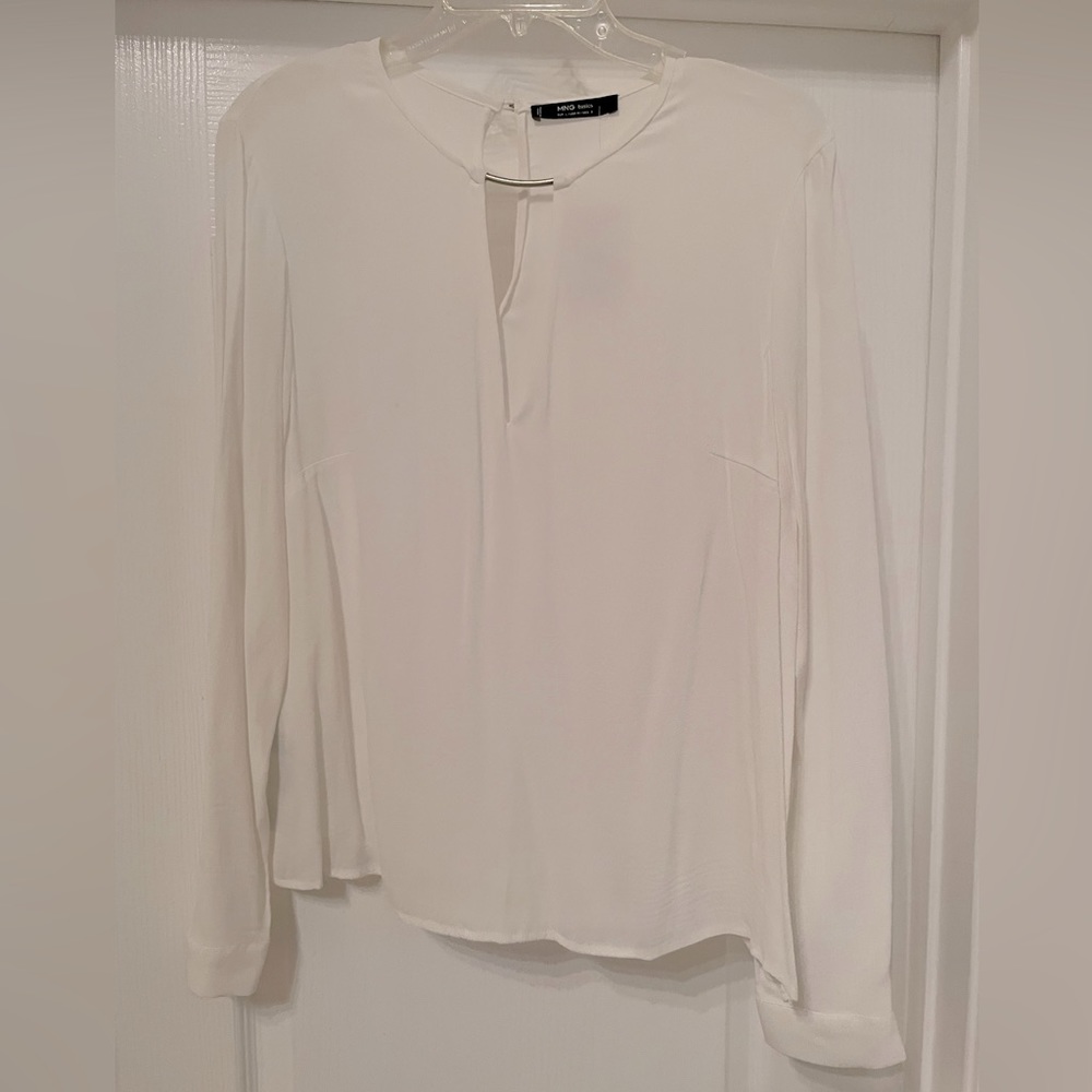 MNG by Mango long sleeve scoop neck blouse top size Medium- off white NWT